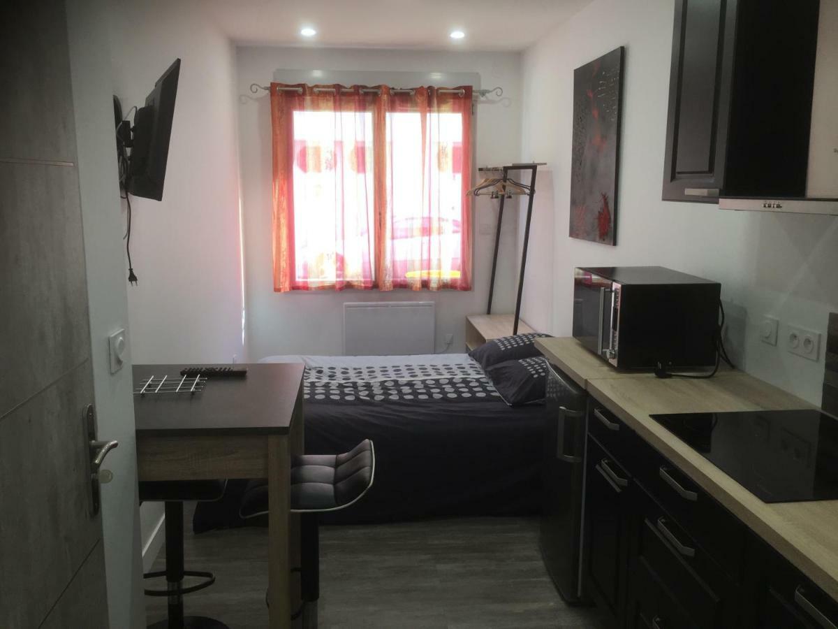 Le Studio De Moliere Montluçon Exterior foto